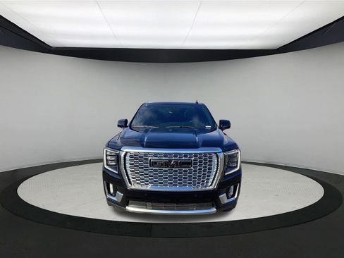 Used 2024 GMC Yukon Denali w/ Denali Reserve Package image 3