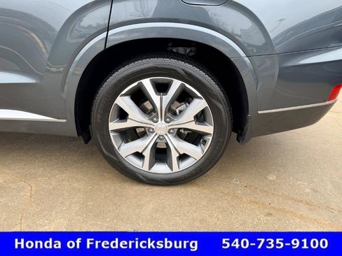 Used 2022 Hyundai Palisade Limited w/ Winter Package image 11