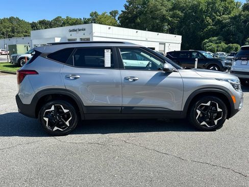 Used 2025 Kia Seltos S FWD image 8