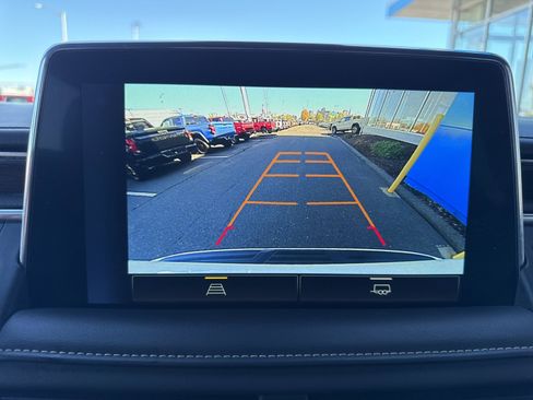 Used 2023 Chevrolet Suburban Premier image 27