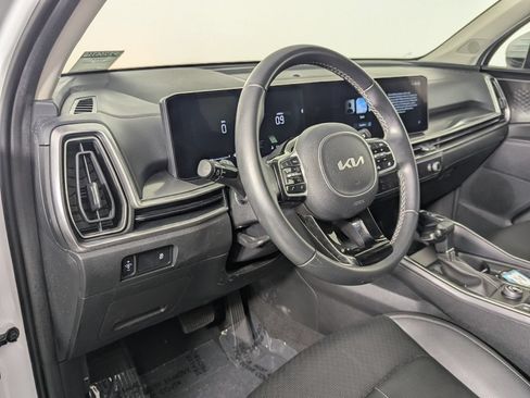 Used 2024 Kia Sorento S FWD image 13
