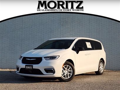 New 2026 Chrysler Pacifica Select