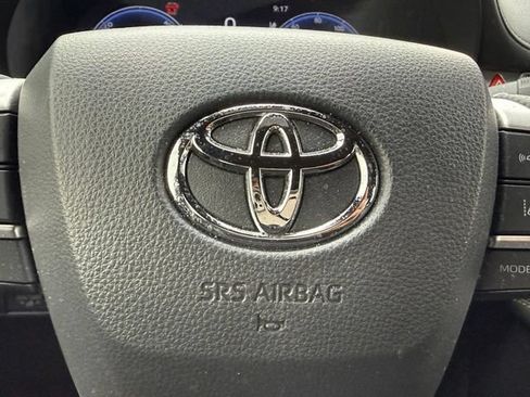 Used 2025 Toyota Sienna Limited AWD/4WD image 25