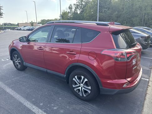 Used 2017 Toyota RAV4 LE w/ All Weather Liner Package AWD/4WD image 10