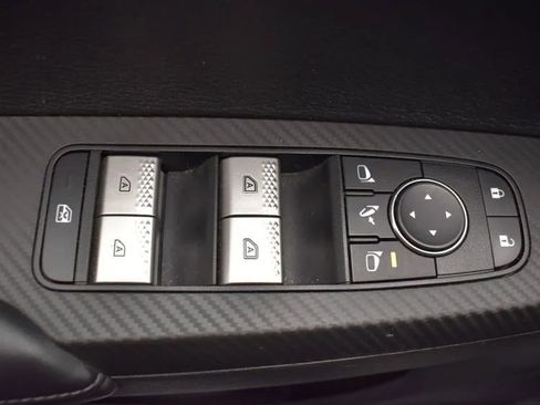 Used 2024 Mitsubishi Outlander FWD image 21