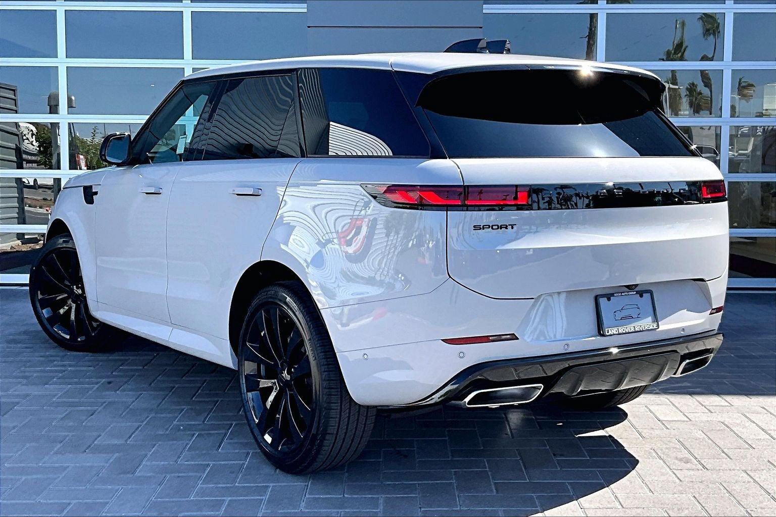 New 2026 Land Rover Range Rover Sport Dynamic SE AWD/4WD image 3