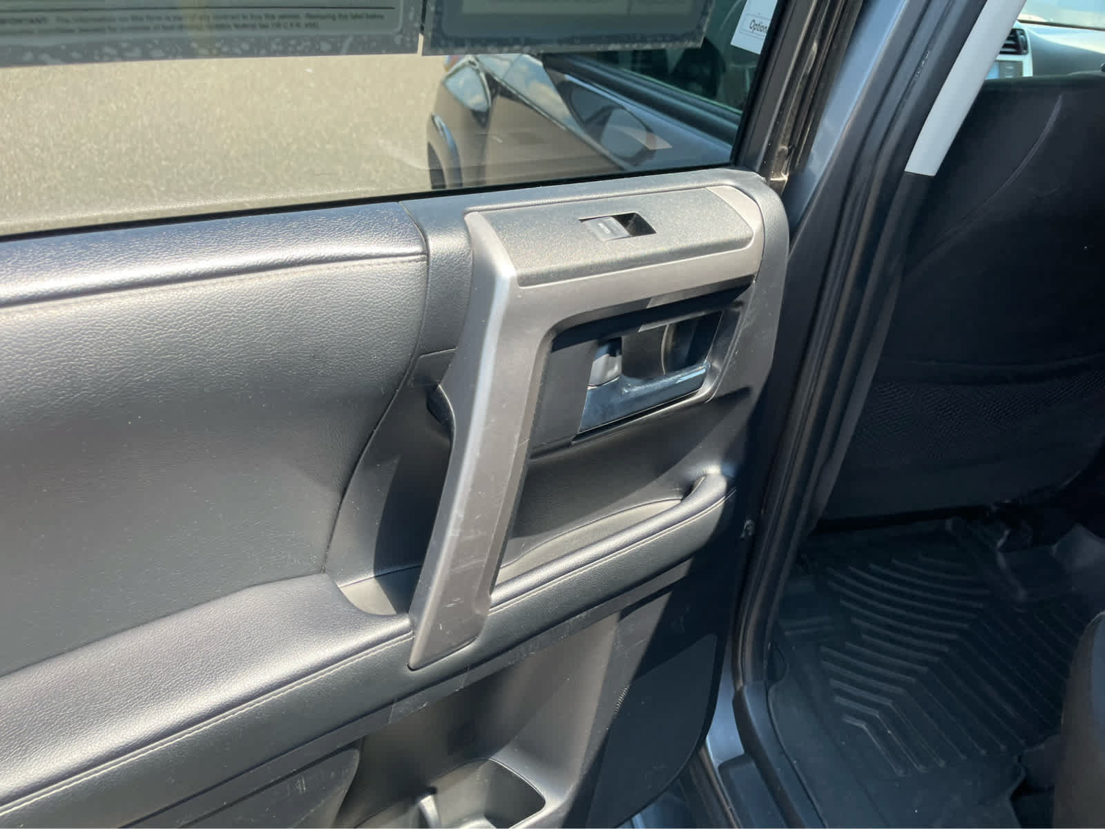 Used 2020 Toyota 4Runner SR5 AWD/4WD image 20