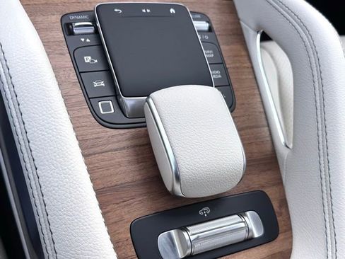 Certified 2025 Mercedes-Benz GLS 450 4MATIC image 20