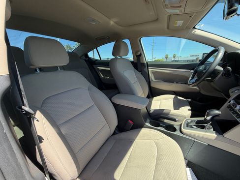 Used 2020 Hyundai Elantra Value Edition w/ Cargo Package (C1) FWD image 15