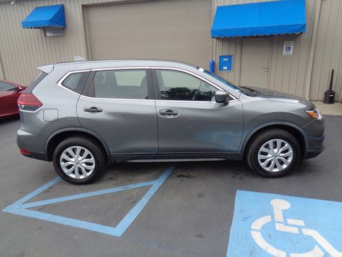 Used 2020 Nissan Rogue S AWD/4WD image 6