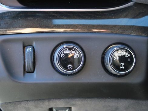 Used 2020 Cadillac Escalade Platinum w/ Escalade Sport Edition image 12