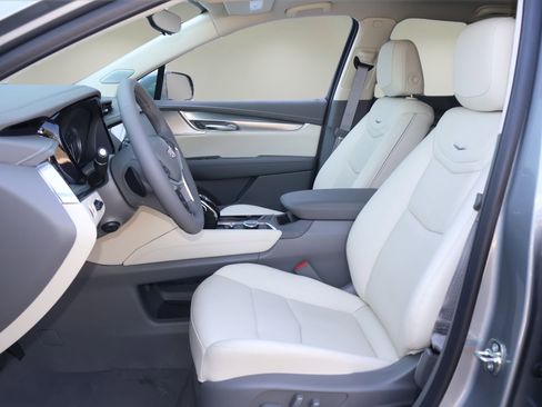 New 2026 Cadillac XT5 Premium Luxury w/ Driver Assist Package FWD image 11