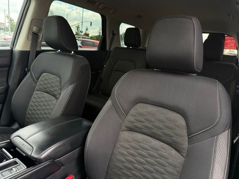 Certified 2023 Nissan Pathfinder SV image 16