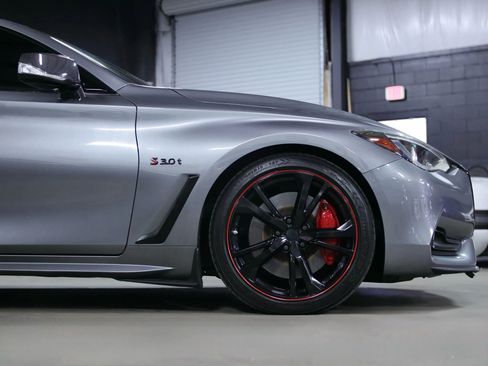 Used 2017 INFINITI Q60 Red Sport 400 image 10