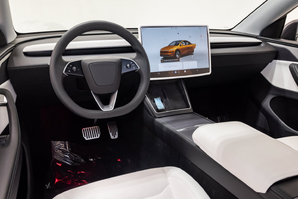 Used 2026 Tesla Model Y Long Range AWD/4WD image 8