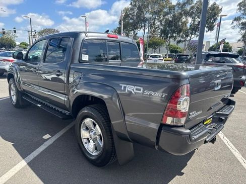 Used 2015 Toyota Tacoma PreRunner w/ TRD Sport Package RWD image 13