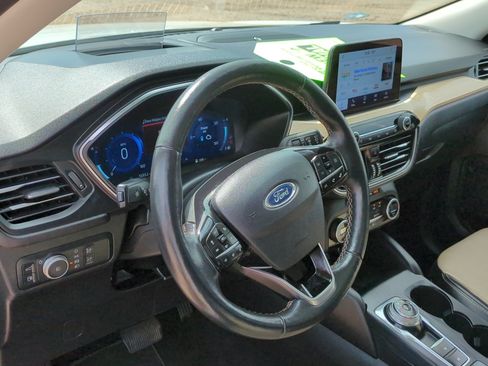 Used 2021 Ford Escape Titanium w/ Titanium Elite Package FWD image 13