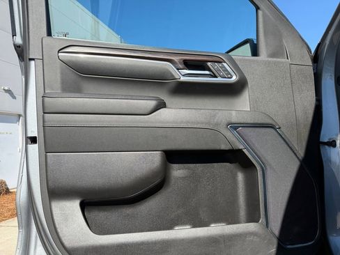 Used 2024 GMC Sierra 1500 SLT image 12