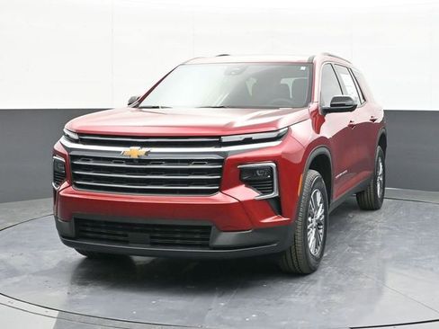 New 2026 Chevrolet Traverse LT w/ Driver Confidence Package image 2