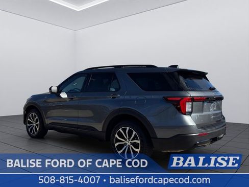 Used 2025 Ford Explorer ST-Line image 4