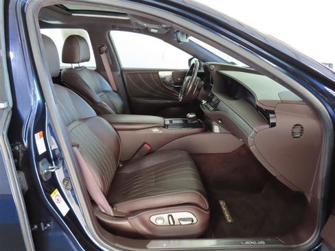 Used 2019 Lexus LS 500 w/ Interior Upgrade Package RWD image 40