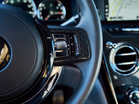 Used 2022 Rolls-Royce Cullinan Black Badge w/ Dark Exterior Package image 60