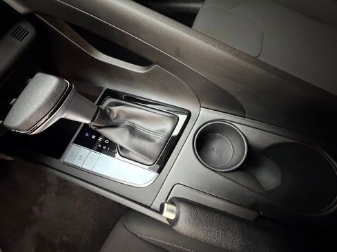 Certified 2024 Hyundai Elantra SEL image 19