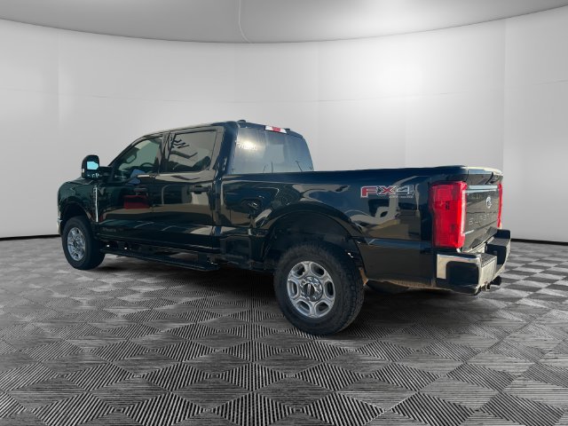 Used 2025 Ford F250 XLT w/ FX4 Off-Road Package AWD/4WD image 3