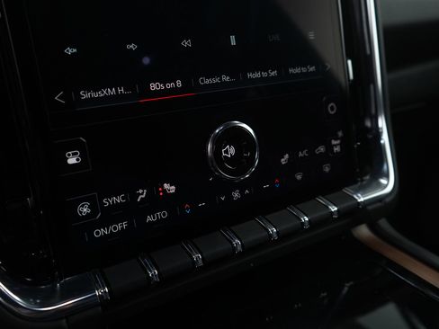 Used 2025 GMC Yukon Denali w/ Denali Reserve Package image 22