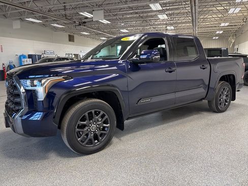 Used 2022 Toyota Tundra Platinum image 3