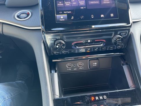 New 2025 Jeep Grand Cherokee Laredo X image 23