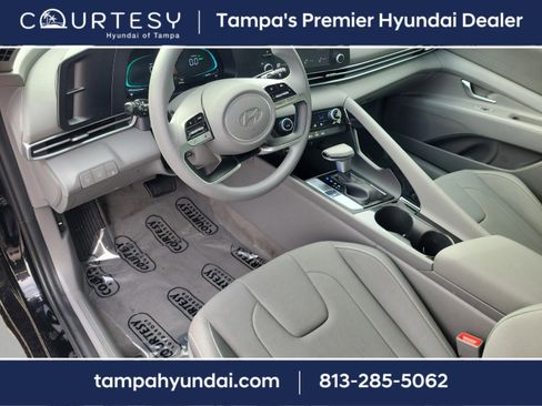 Certified 2025 Hyundai Elantra Blue image 21