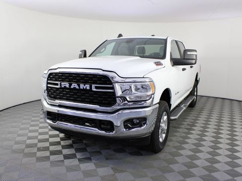 Used 2024 RAM 2500 Big Horn w/ Protection Group AWD/4WD image 20