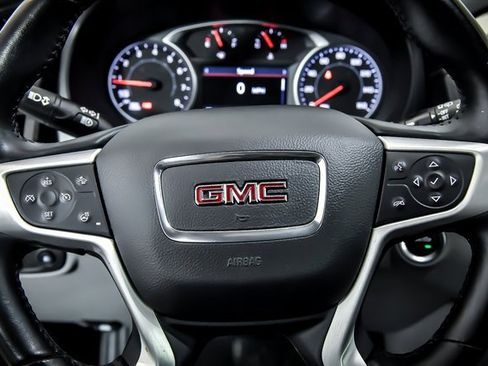 Used 2022 GMC Terrain SLT image 17