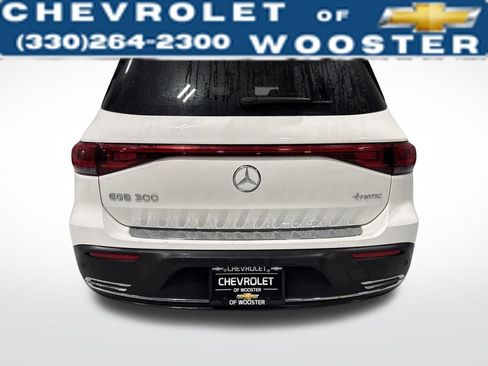 Used 2022 Mercedes-Benz EQB 300 4MATIC image 4