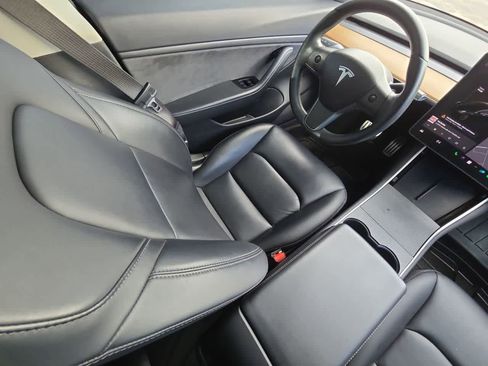 Used 2020 Tesla Model 3 Performance image 15