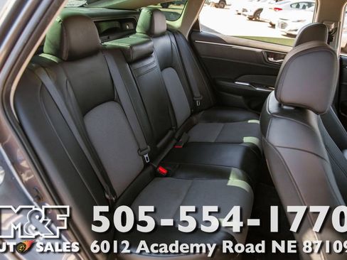 Used 2019 Honda Clarity Plug-In Hybrid image 12