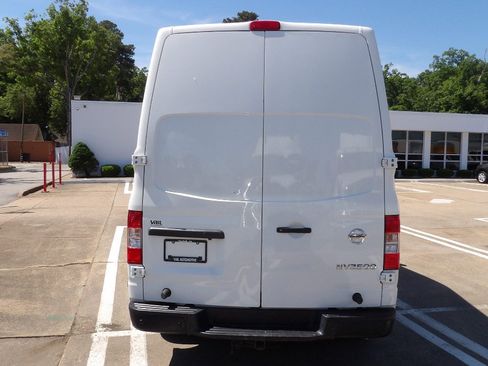 Used 2020 Nissan NV 2500 SV RWD image 3