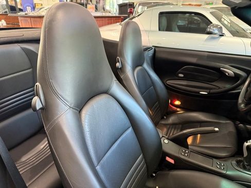Used 2004 Porsche 911 Carrera RWD image 12