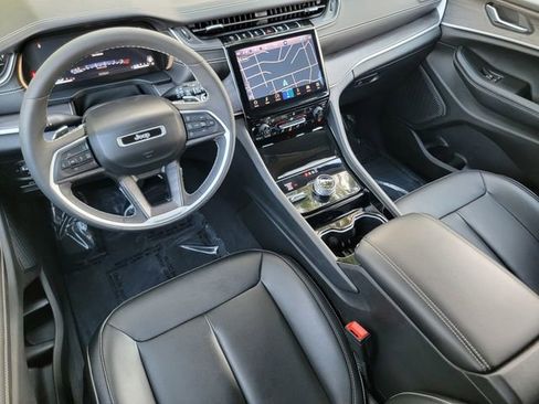 Certified 2023 Jeep Grand Cherokee Limited image 38