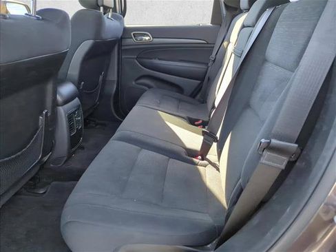 Used 2017 Jeep Grand Cherokee Laredo w/ Quick Order Package 23E image 24