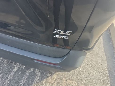 Used 2020 Toyota RAV4 XLE w/ Convenience Package image 6