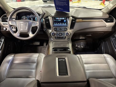 Used 2019 GMC Yukon XL Denali w/ Denali Ultimate Package image 17