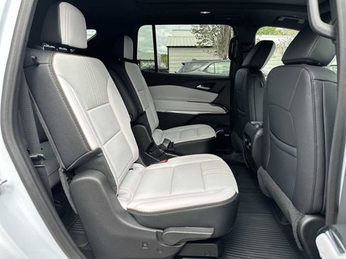 New 2026 Chevrolet Traverse High Country w/ LPO, Floor Liner Package FWD image 19