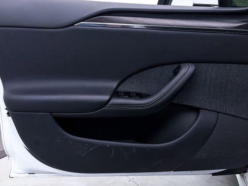 Used 2022 Tesla Model S image 15