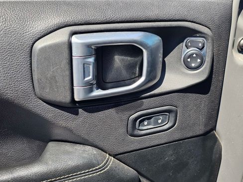 Used 2020 Jeep Wrangler Unlimited Sahara w/ LED Lighting Group AWD/4WD image 16