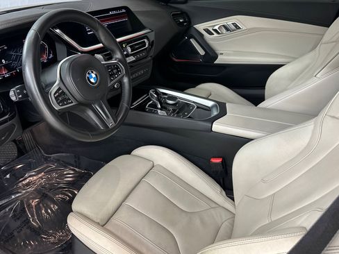Used 2023 BMW Z4 sDrive30i w/ Convenience Package image 4