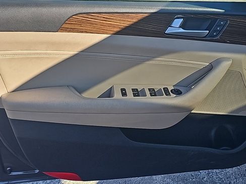 Used 2017 Hyundai Sonata Limited w/ Tech Package 03 image 9