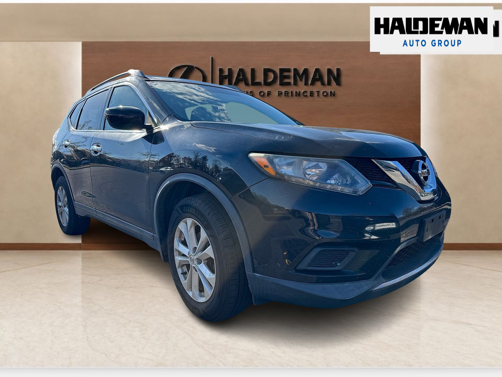 Used 2016 Nissan Rogue SV w/ SV Moonroof Package AWD/4WD image 1