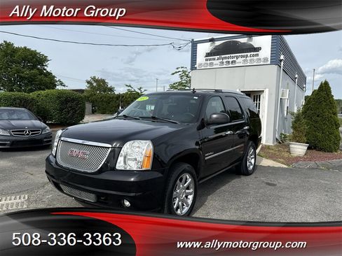 Used 2012 GMC Yukon Denali AWD/4WD image 1